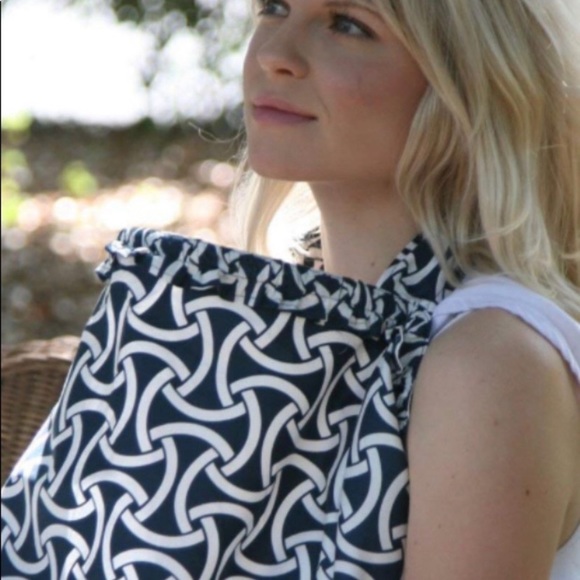 Hooter‎ Hiders | Nursing Cover AND Travel Case - Picture 2 of 5